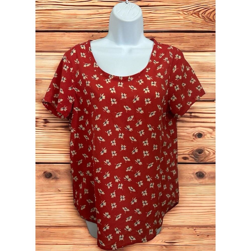 Gap Red Floral Blouse Sz Small Short Sleeve Lightweight Round Hem Relaxed Top